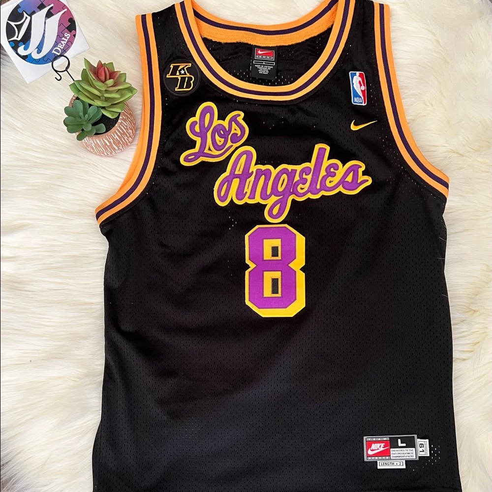 Vintage Rare Lakers Kobe #8 Jersey L youth M women